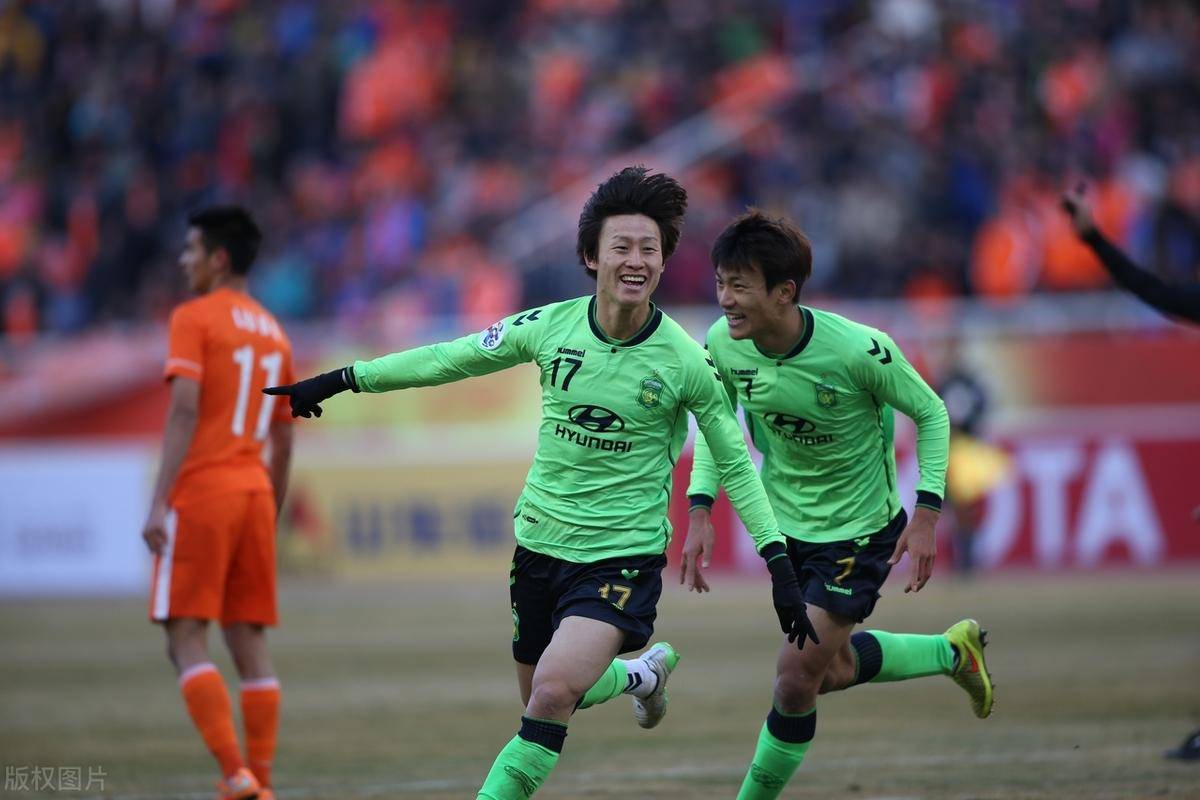 包含红遍网络的球队亚冠大热门，引爆球迷狂热的词条